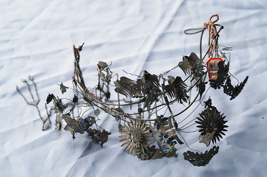 银质菊寿九凤冠